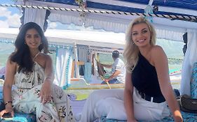 5 Star Luxury Houseboats In Srinagar